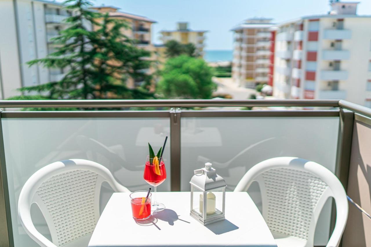 Hotel Alexander Bibione Exterior photo