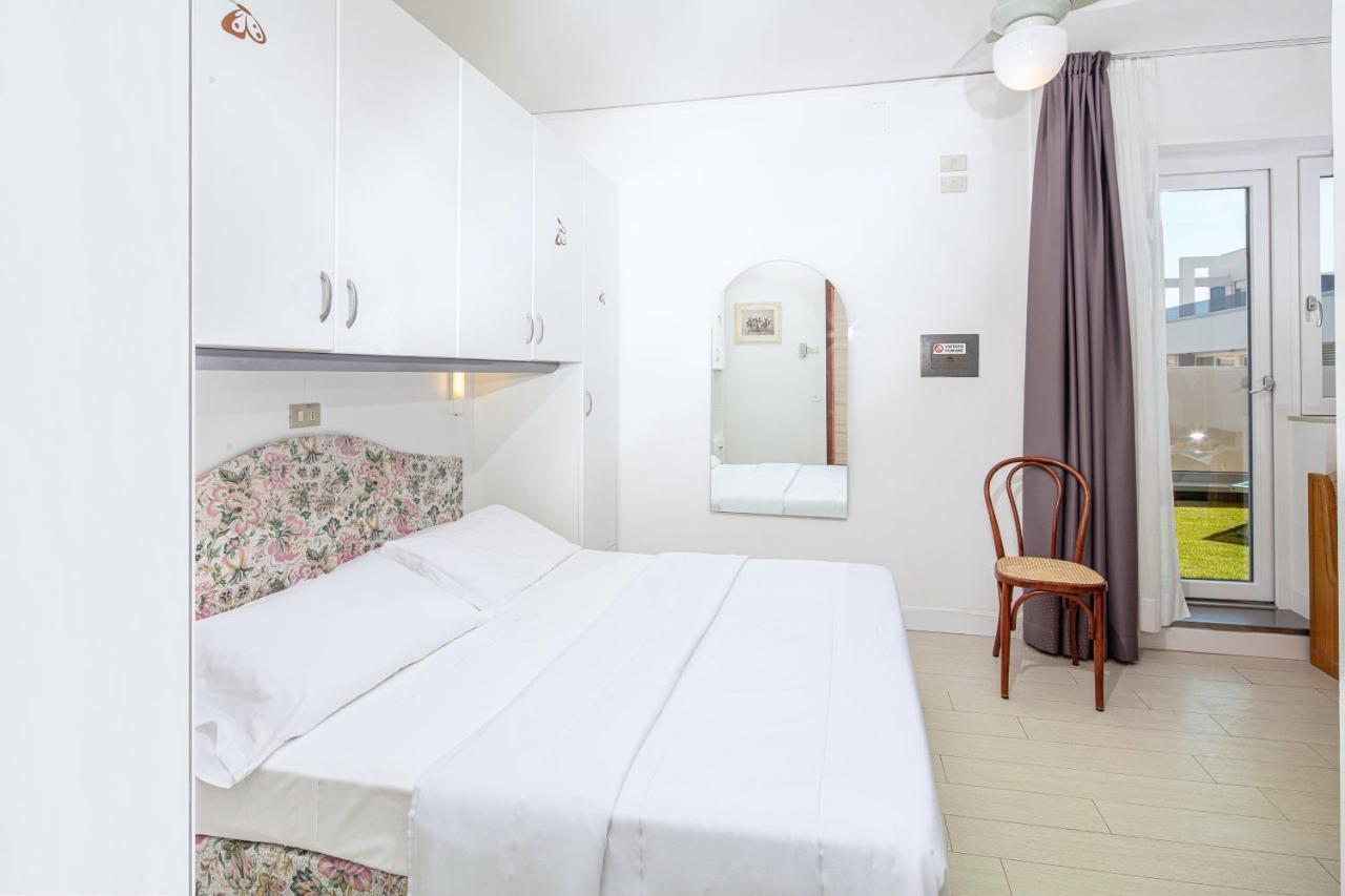Hotel Alexander Bibione Exterior photo